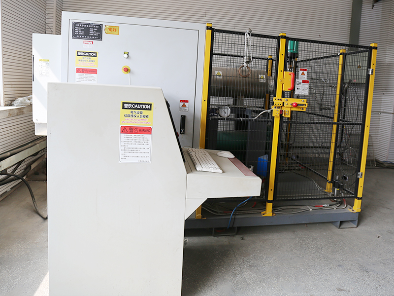 ���¸�ѹ������Ȼ�������̨